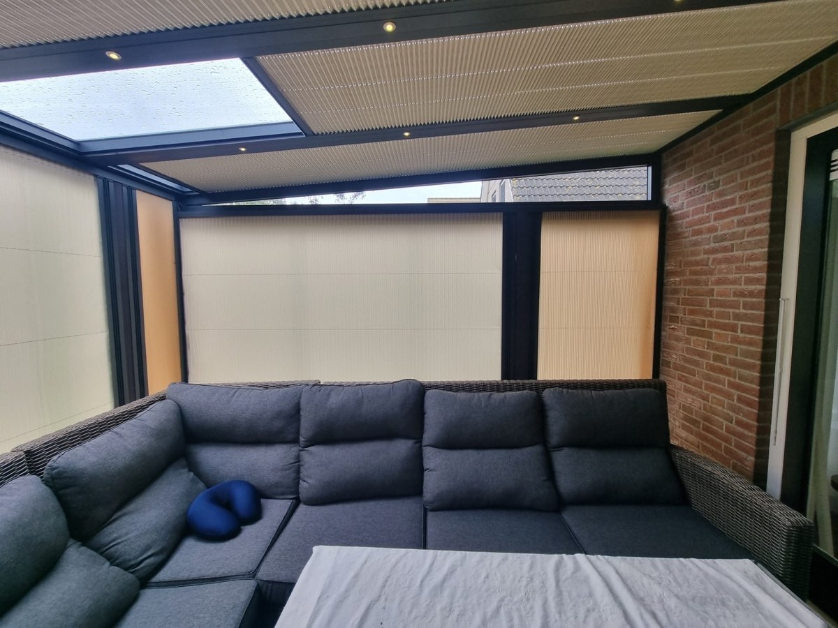 Dubbel plissé gordijn voor raam